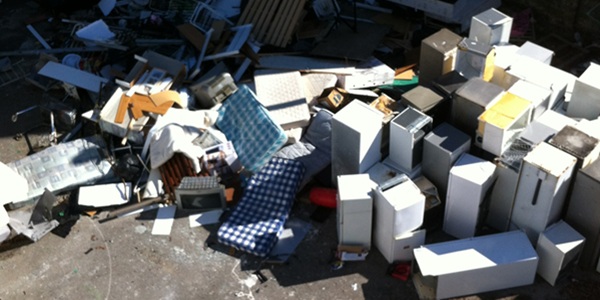 588_Rubbish on estates.JPG